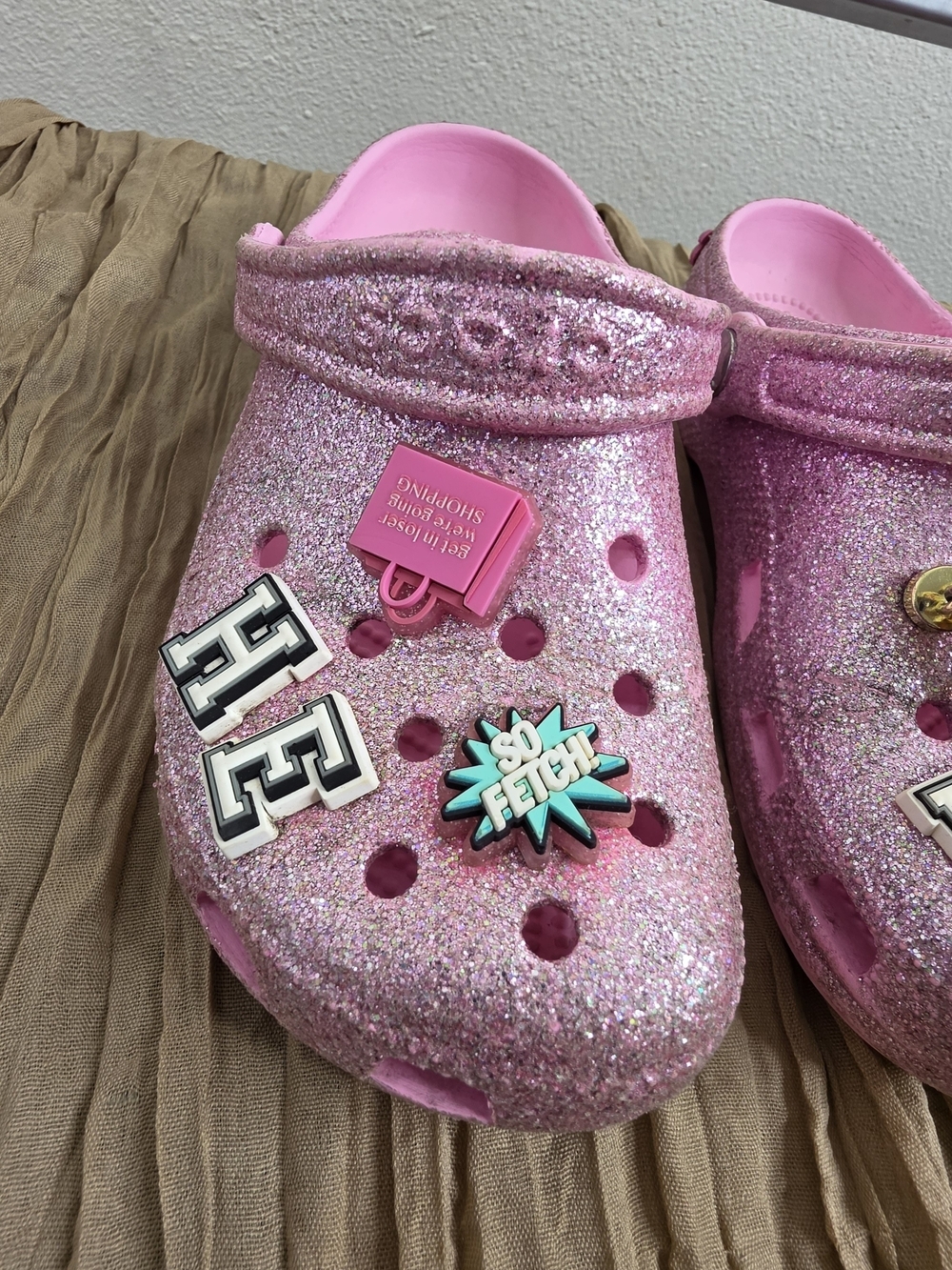 Crocs Mean Girls Pink Glitter Classic Clogs Women’s 7 Men’s 5 - Picture 4 of 16